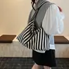 Bolsa de Mão Literária Retrô Coreana Bolsa de Ombro Listrada Simples e Fresca Bolsa de Compras Casual Fashion de Grande Capacidade