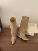 Botas femininas com aumento interno de 9CM de altura, bico fino, cano em camurça, novo estilo outono/inverno 2026, fivela de cinto moderna, botas plissadas empilhadas