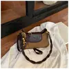 Bolso cuadrado pequeño casual y único de diseño de nicho, bolso moderno y a la moda, nuevo bolso elegante para hombro y cruzado de principios de otoño 2026