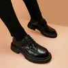 Zapatos casuales de cuero versátiles para hombre, estilo nuevo, punta redonda, transpirables, zapatos de cordones estilo de negocios, suela gruesa, zapatos Derby que aumentan la altura