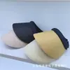Sombrero Visera de Sol Estilo Nuevo de Verano Imitación Rafia Estilo de Diseño Ala Curva Hace que la Cara se Vea Más Pequeña Sombrero de Protección Solar Exterior Doble Capa Protección UV