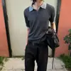 Top de tricô de alta qualidade com toque fresco, mistura de lã e acetato, gola de gaivota em V duplo, estilo duas peças falsas, elegante, relaxado, estilo old money, manga curta