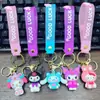 Llavero de Oso con Bayas de Dibujo Animado de Moda Tiene Problemas Ciudad de Videojuegos Máquina de Garra Colgante de Llavero de Coche para Regalo Venta al por Mayor
