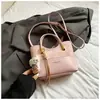 Bolsa Pequena Exquisita Super Popular Feminina 2026 Nova Versátil Bolsa Transversal Moda Bolsa de Balde de Mão Pequena de Alta Qualidade para Levar Tudo
