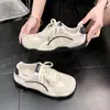 Tênis de treino retro alemão vermelho para mulheres, novo modelo outono 2026, com sola grossa, que aumenta a altura, malha respirável, tênis esportivos casuais versáteis