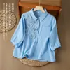 Camisa de Algodão e Linho com Lapela Feminina Renda Broche 3D Temperamento Moda Blusa Sete Mangas Novo Top Artístico de Verão