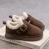 Sapatos de algodão com forro de fleece para meninas, novo estilo de inverno 2026, sapatos quentes infantis de sola macia, botas de neve confortáveis, tamanhos médios e grandes, sapatos peludos