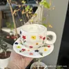 Xícara de Café e Pires de Cerâmica Pintados à Mão com Esmalte Subjacente Estilo Ins Xadrez Xícara de Café Caneca de Coração Xícara de Chá com Flores