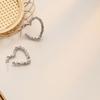 Pendientes Románticos de Nuevo Estilo Corazón Hueco con Diamantes Dorados y Plateados para Mujer, Frescos y Versátiles, Diseño Elegante, en Stock para Entrega Rápida, Suministro Transfronterizo