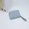 Bolsa Pequena de Mão 2026 Novo Modelo Carteira Carteira de Camada Dupla com Textura de Diamante e Logo Metálico, Porta-Moedas Pequeno de Mão Feminino