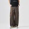 Feng She Roupa Masculina / Primavera 2026 Nova Moda Americana High Street com Cordão Cargo Solta Marrom Foice Calça Casual