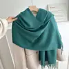 Bufanda Nueva de Color Sólido con Borlas para Hombres y Mujeres, Chal Grueso Versátil de Otoño e Invierno de Gama Alta, Calentador de Cuello de Moda de Cachemira Sintética en Stock