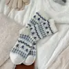 Meias de Lã Fair Isle Outono e Inverno para Mulheres, Meias Grossas Quentes de Cano Médio, Meias Slouch Versáteis Japonesas com Árvores Pequenas Atmosféricas