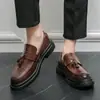 Sapatos de Couro com Franjas para Homens, Mocassins Slip-On Casuais de Verão para Negócios, Sapatos Slip-On Estilo Britânico para Jovens