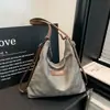 Bolsa tote dupla de ombro simples de grande capacidade para mulheres, nova bolsa de mão versátil vintage 2026, bolsa de ombro única casual para usar sob o braço