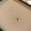 Colar de Pônei Vermelho Cravejado de Diamantes para o Ano de Nascimento, Corrente de Clavícula de Nicho de Luxo Leve, Acessório da Moda e Versátil para Mulheres com um Toque de Alto Padrão