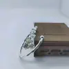 Pulsera abierta de flor de ciruelo y bambú para mujer, simple, estilo Mori, pequeña y fresca, cobre blanco, chapada en plata, pulsera joven de moda