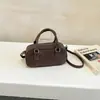 Otoño 2026 Estilo Retro Maillard Nuevo Bolso Cruzado de Moda para Mujer Bolso de Hombro de Alta Gama Mate para Viajes