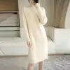 Suéter de cuello alto de longitud media para mujer Otoño e Invierno 2025 Vestido suéter de lana Nuevo vestido de punto engrosado