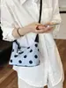 Bolso de hombro de lunares de moda transfronterizo, elegante bolso de axila de nicho de gran capacidad, elegante bolso cruzado con diseño de lunares