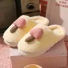 Pantuflas de algodón cálidas de invierno para mujer, nuevo estilo 2026, para uso en interiores en casa, antideslizantes, de felpa y con suela gruesa, adecuadas para usar después del parto