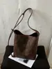 Bolso de hombro de moda y de alta gama 2026 otoño/invierno, gran capacidad, moderno, comercio electrónico transfronterizo, transmisión en vivo, Viento del Sur