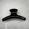 Nuevo Pasador Negro de Alta Gama para Mujer, Pinza de Tiburón Hecha a Mano con Etiqueta Dorada de Letra, Pasador Sencillo en la Parte Posterior de la Cabeza, Grande Elegante
