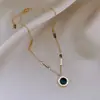 Colar Quadrado Pequeno de Tijolo Dourado em Aço Titânio Feminino Luxo Acessível Nicho 2025 Novo Acessórios Decorativos de Gola para Suéter