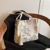 Bolso Trendy Grande de Estilo Chino para Mujer 2026 Nueva Moda de Verano Bolso de Hombro Tote para el Trabajo y el Desplazamiento
