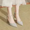 Sandalias Baotou para Mujer 2024 Primavera Verano Nuevas Estilo Hada Suaves con Faldas de Una Correa Tacón Medio Grueso Zapatos de Salón Zapatos de Dama de Honor