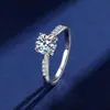 Anillo de Plata de Ley S925 de Cuatro Garras para Mujer, Moissanita de Un Quilate, Moda de Lujo Ligero, Anillo de Compromiso y Boda de Gama Alta, Venta Directa del Fabricante