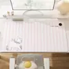 Mouse pad aquecido com tema de desenho animado, perfeito para o inverno, projetado para mulheres que trabalham em escritório, mantém as mãos aquecidas enquanto trabalham na mesa do computador, e é um tapete de mesa aquecido de tamanho grande para o escritório