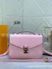 Bolsa de repuesto de alta calidad, bolsa de hombro moderna, bandolera, bolso para mujer con relieve, fuente de fábrica clásica de Guangzhou, productos transfronterizos