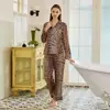 Estampado de Leopardo con Borde AzulContraste Azul KleinEstampado de LeopardoAcetato ImitaciónRopa de Casa de Alta GamaApertura FrontalAdelgazantePijama para Mujer