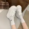 Zapatos casuales de plataforma gruesa para mujer, que aumentan la altura, nueva colección otoño/verano 2026, zapatillas populares para estudiantes, zapatos estilo Forrest Gump, versátiles y fáciles de combinar