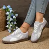Zapatillas de entrenamiento alemanas de talla grande para mujer transfronterizas, zapatillas deportivas, nuevo modelo 2026, zapatos planos de bloqueo de color retro europeos y americanos para mujer, venta al por mayor