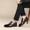 Novos sapatos pretos para deslocamento masculinos, sapatos casuais de couro bovino com camada superior, bico fino, moda versátil, padrão de crocodilo jovem