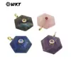 Wt-P2043 Colgante Geométrico Hexagonal de Piedras Preciosas de Colores e Circonitas Pequeñas Incrustadas Accesorios de Joyería al por Mayor