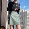 Saia de Couro Saia Feminina Primavera e Outono 2022 Nova Cintura Alta Emagrecimento Estilo Coreano Elegante PU Saia Curta de Couro A- Linha Saia Quadril