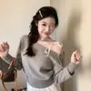 Camiseta Base de Manga Larga Asimétrica de un Hombro de Moda para Mujer, Nuevo Estilo Corto Ajustado Otoño e Invierno, Suéter Único y Adelgazante con Tirantes