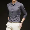 Nova Camisa Casual Masculina da Moda para Primavera e Outono, Manga Longa com Gola de Lapela Respirável para Homens de Meia-Idade e Jovens, Versátil e Estilosa para o Dia a Dia