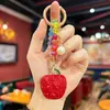 Llavero Creativo y de Moda con Bloques de Color y Cuentas, Totalmente Cubierto de Pedrería, Diseño de Fresa 3D, Lindo y Dulce, Accesorio de Alto Valor para Bolsos de Niñas