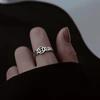 Anillo de moneda de cobre vintage estilo tailandés de plata de imitación de nuevo estilo para mujer, diseño de nicho simple hueco abierto ajustable para el dedo índice