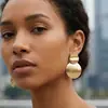 Pendientes de Disco Redondo Parche Geométrico Dorado de Moda Retro Diseño Suave Pendientes Colgantes Metálicos Elegantes Versátiles Simples