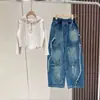 Conjunto de Outono para Meninas 2026 Novo Estilo Crianças de Tamanho Médio e Grande Jeans Bordado Moletom com Capuz Estiloso para Crianças Conjunto de Duas Peças Tendência