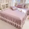 Faldón de cama de alta densidad 13372 de algodón puro Clase A, hecho a medida de color sólido con diseño francés calado, faldón de cama de una sola capa 100% algodón para dormir al desnudo