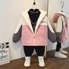 Jaqueta de Fleece para Meninas Outono e Inverno 2025 Novo Estilo Pequeno e Médio Jaqueta Casual com Capuz para Crianças Jaqueta de Algodão Engrossada