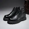 Botas Retrô Americanas para Homens 2025 Novo Outono e Inverno Couro Genuíno Estilo Britânico Botas de Trabalho Sapatos de Couro com Solado Grosso para Homens