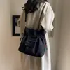 Bolsa Estilo Coreano para Mujer 2024 Nuevo Color Sólido Gran Capacidad Bolso Tote de Hombro Nicho Versátil Bolsa Cubo con Cordón de Nylon