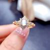 Joyería de tesoro de color directo de fábrica plata 925 incrustada anillo de piedra principal de luz de luna azul natural 5*5 mm puede ser una generación de cabello
